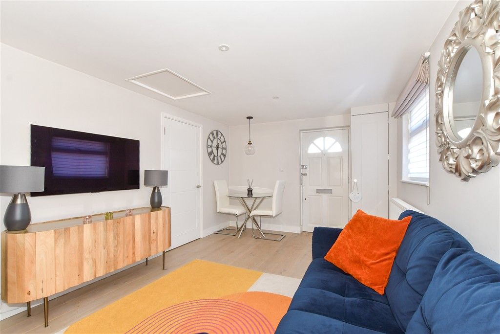 Property photo 2 of 9 Lounge Area