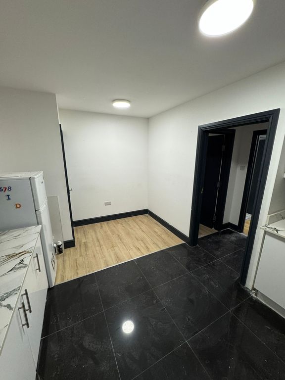 Property photo 2 of 7 Photo 8