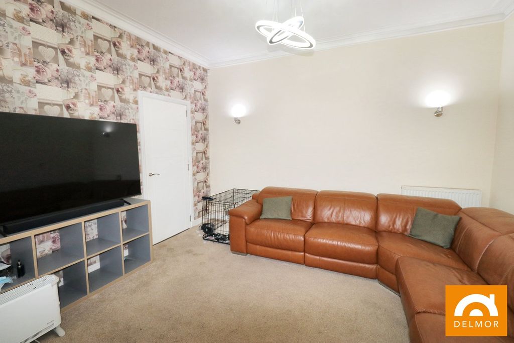 Property photo 3 of 17