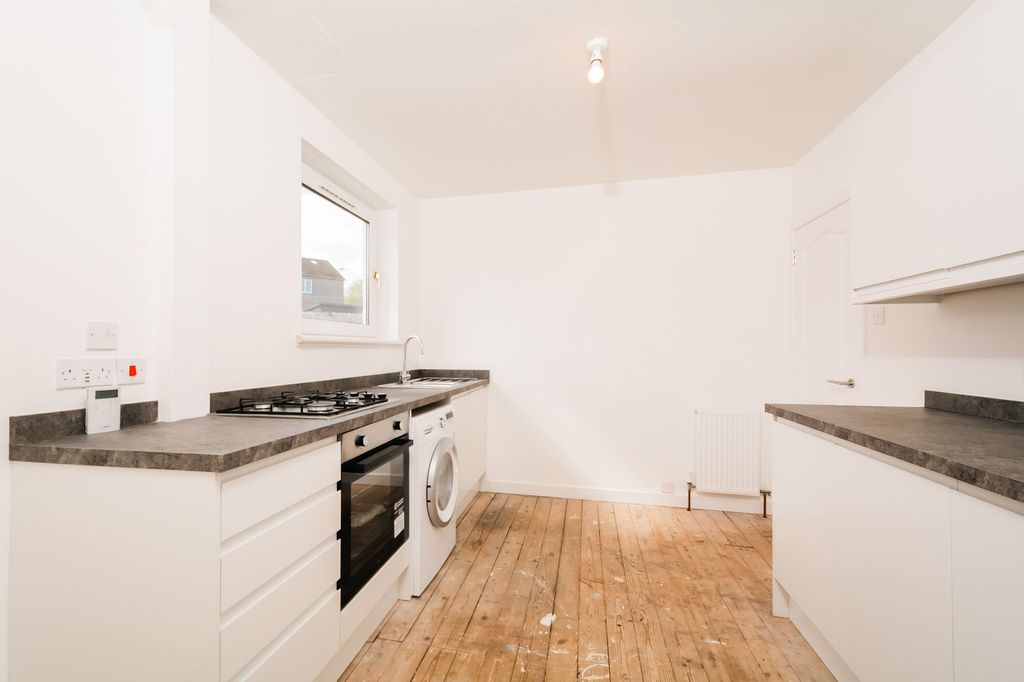 Property photo 2 of 18 Kitchen