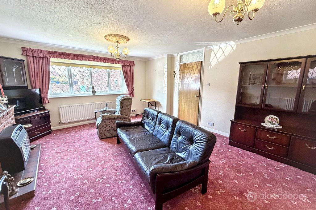 Property photo 2 of 13 5087183