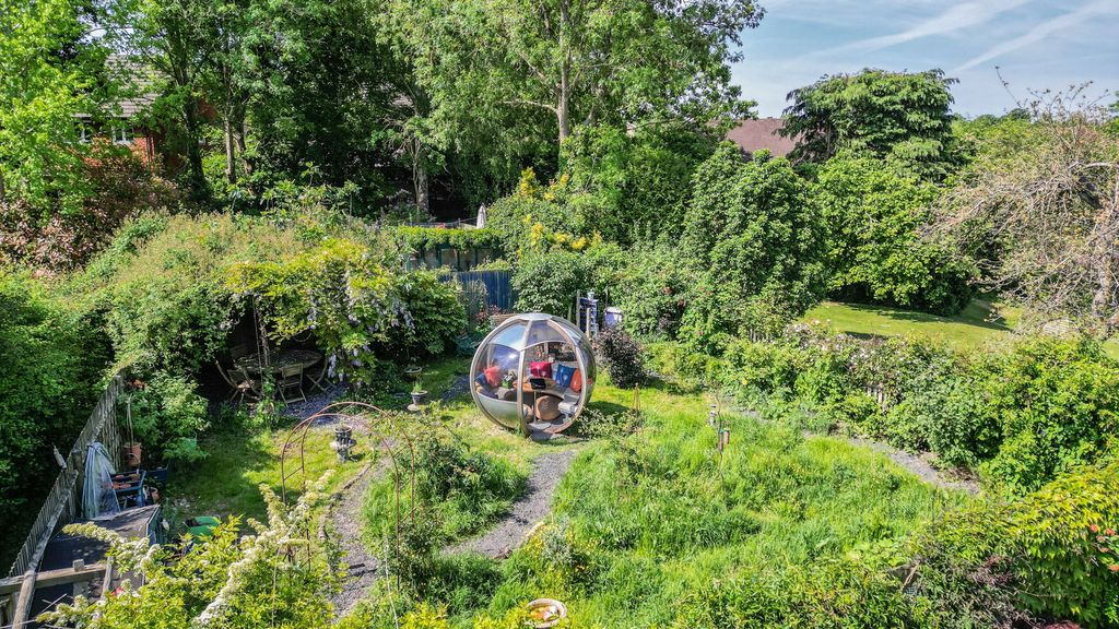 Property photo 2 of 11