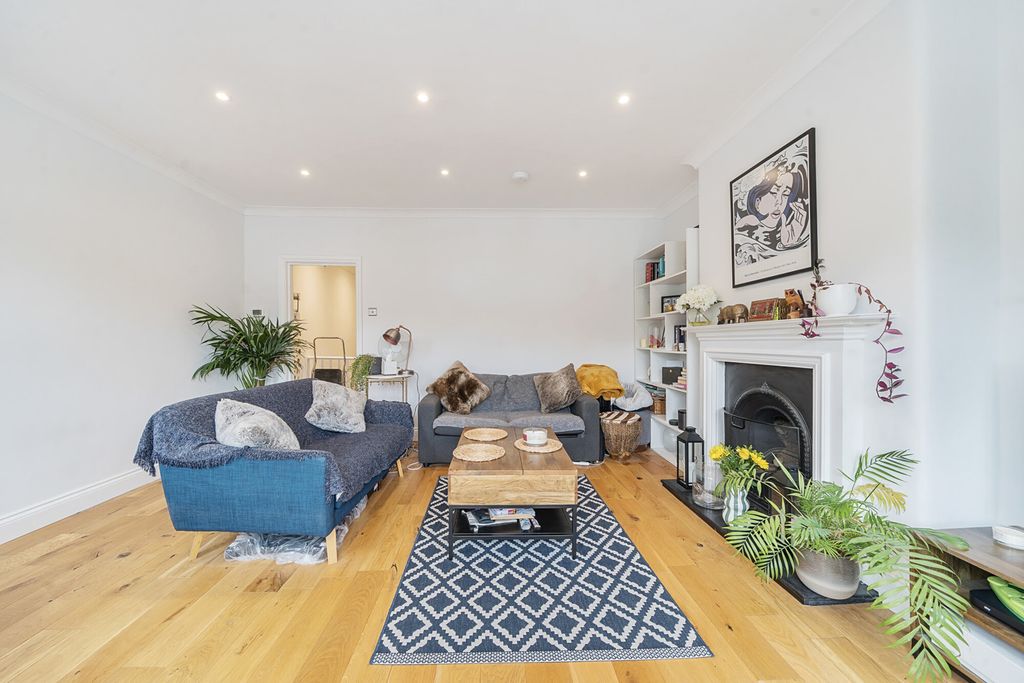 Property photo 2 of 11 1332970-8-68A5B20...