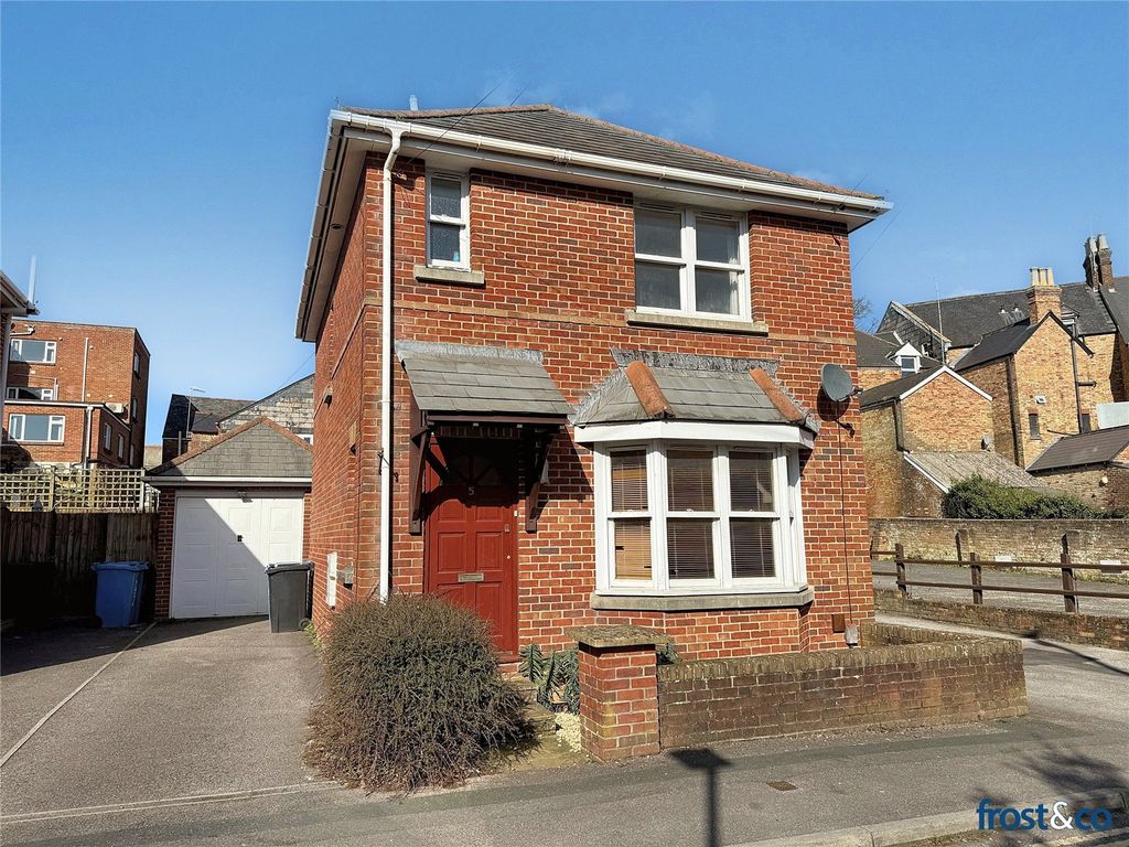 Property photo 1 of 9 Wessex Road
