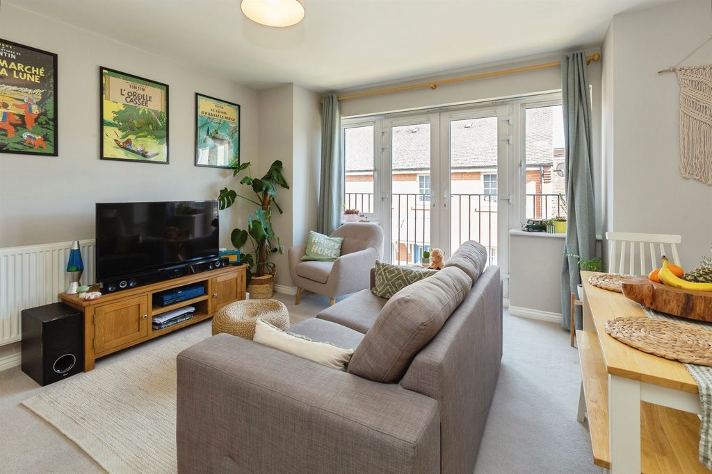 Property photo 2 of 17