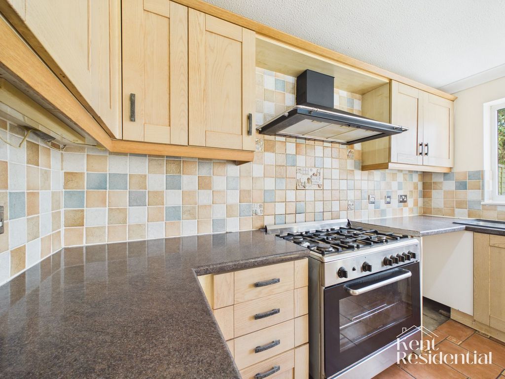 Property photo 2 of 34