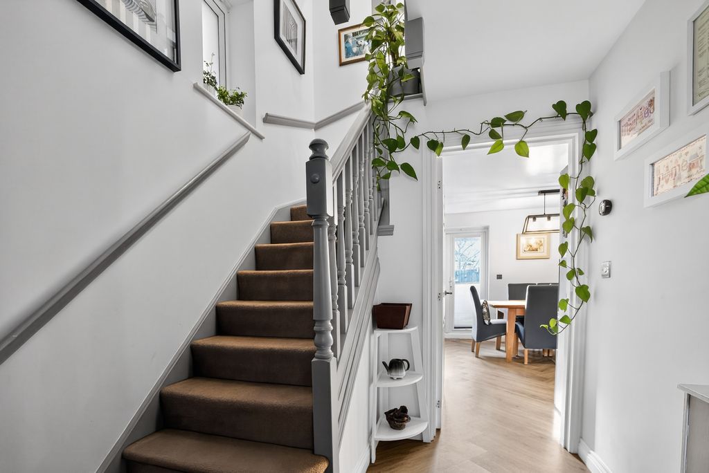 Property photo 3 of 30