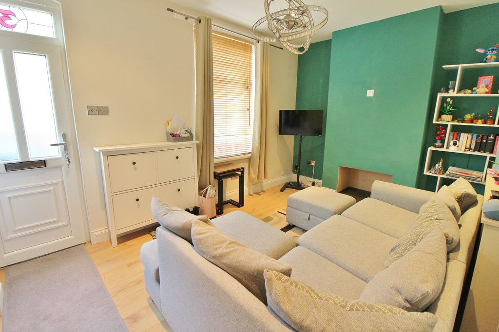 Property photo 2 of 14