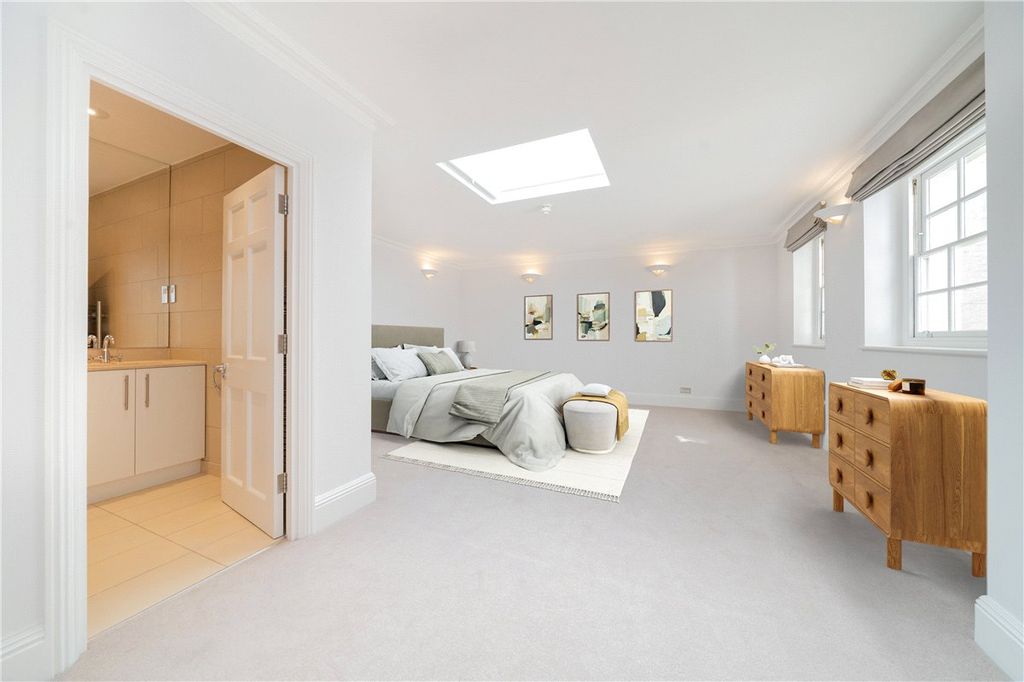 Property photo 2 of 16 Picture No. 27
