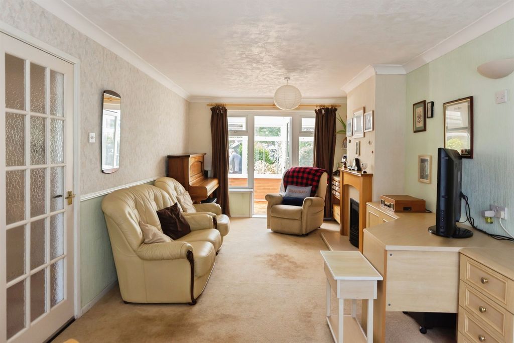 Property photo 3 of 31