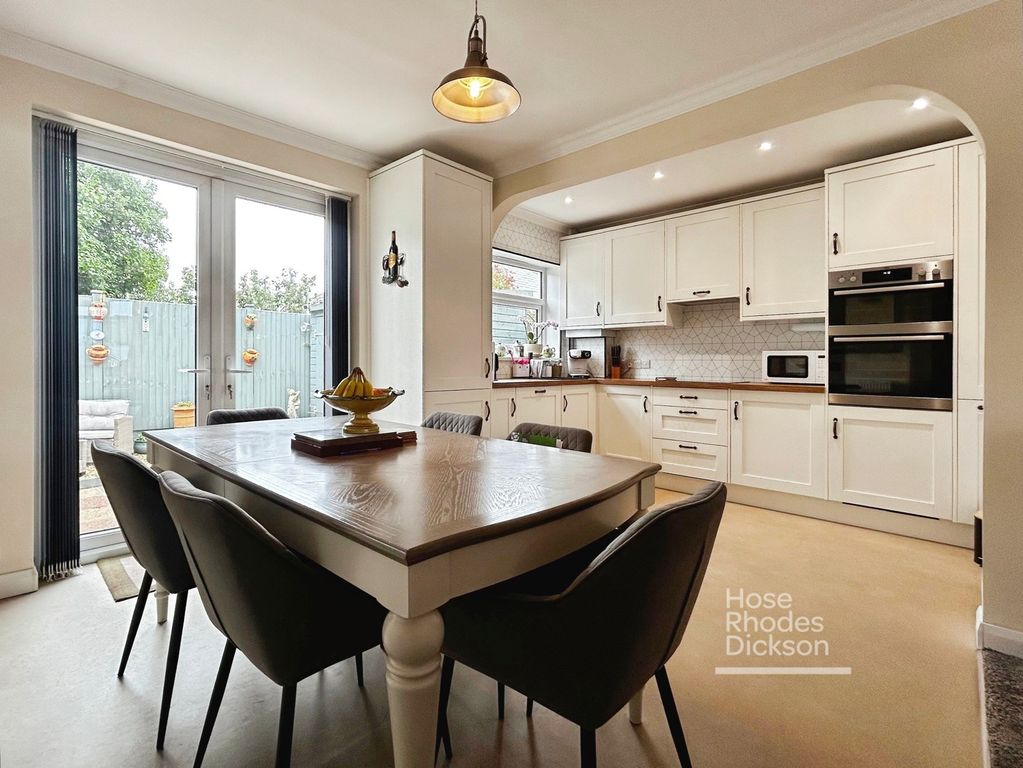 Property photo 3 of 13 Pbox-Img.Jpg