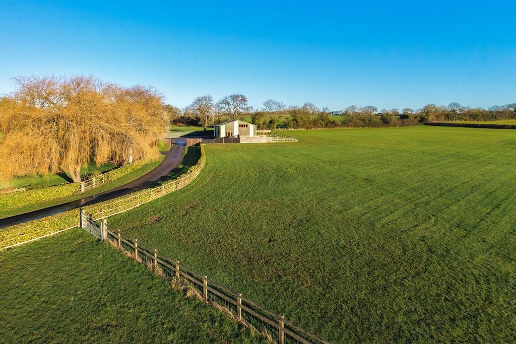 Property photo 1 of 29 Aerial Approach