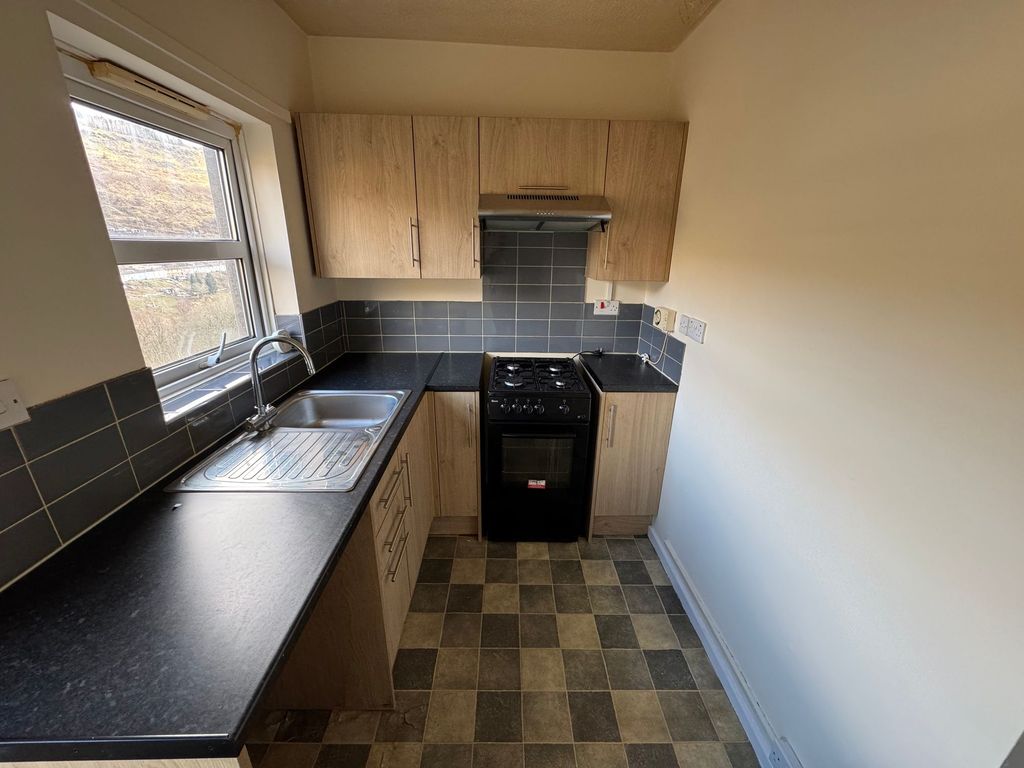 Additional image 5 of 1 bed flat to rentNorth Road, Ferndale CF43