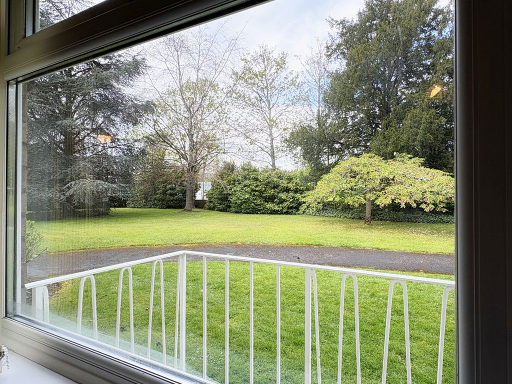 Property photo 2 of 10 5033965