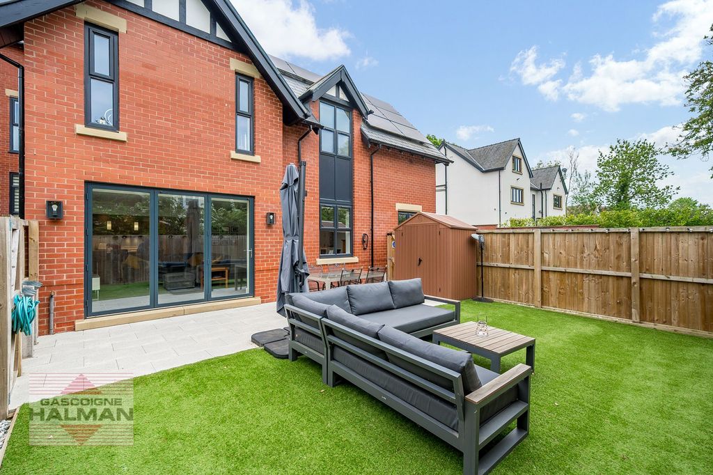 Property photo 3 of 32