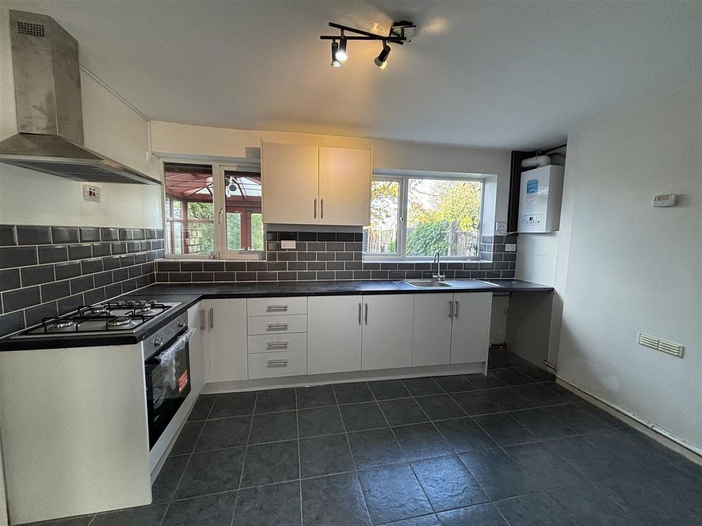 Property photo 2 of 13 Kitchen