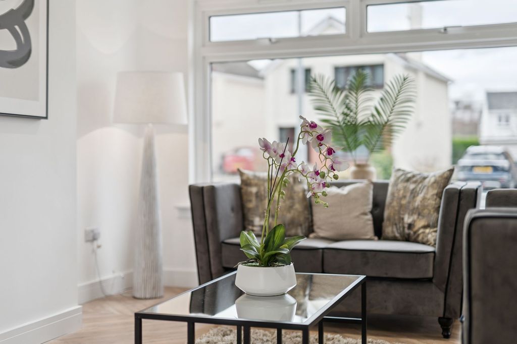 Property photo 3 of 25