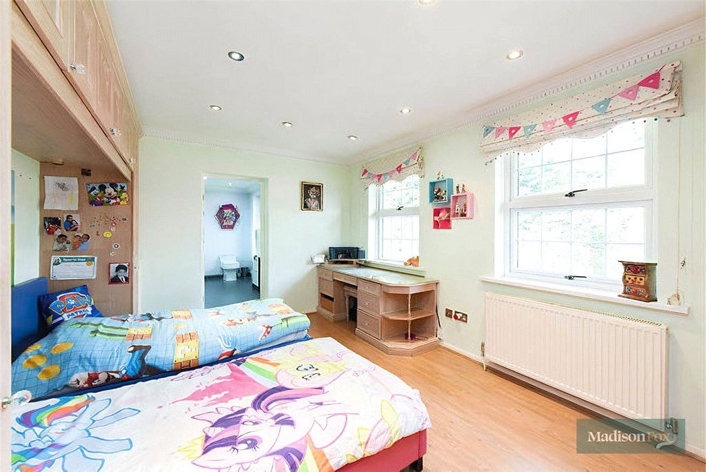 Additional image 20 of 5 bed property to rentTomswood Road, Chigwell, Essex IG7