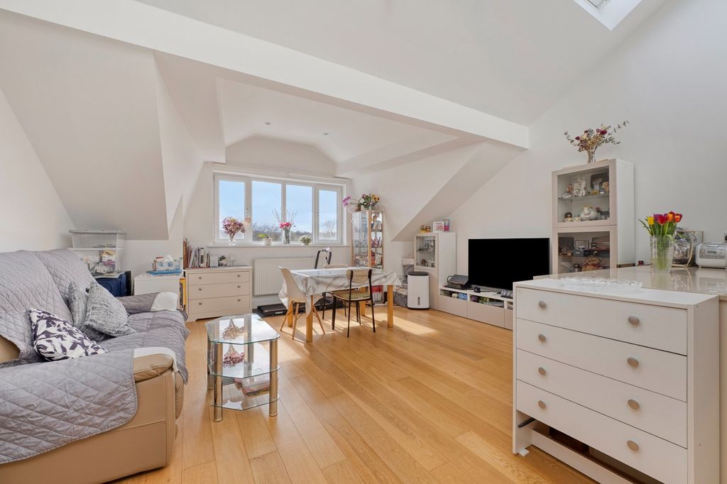 Property photo 3 of 12 Picture No. 06