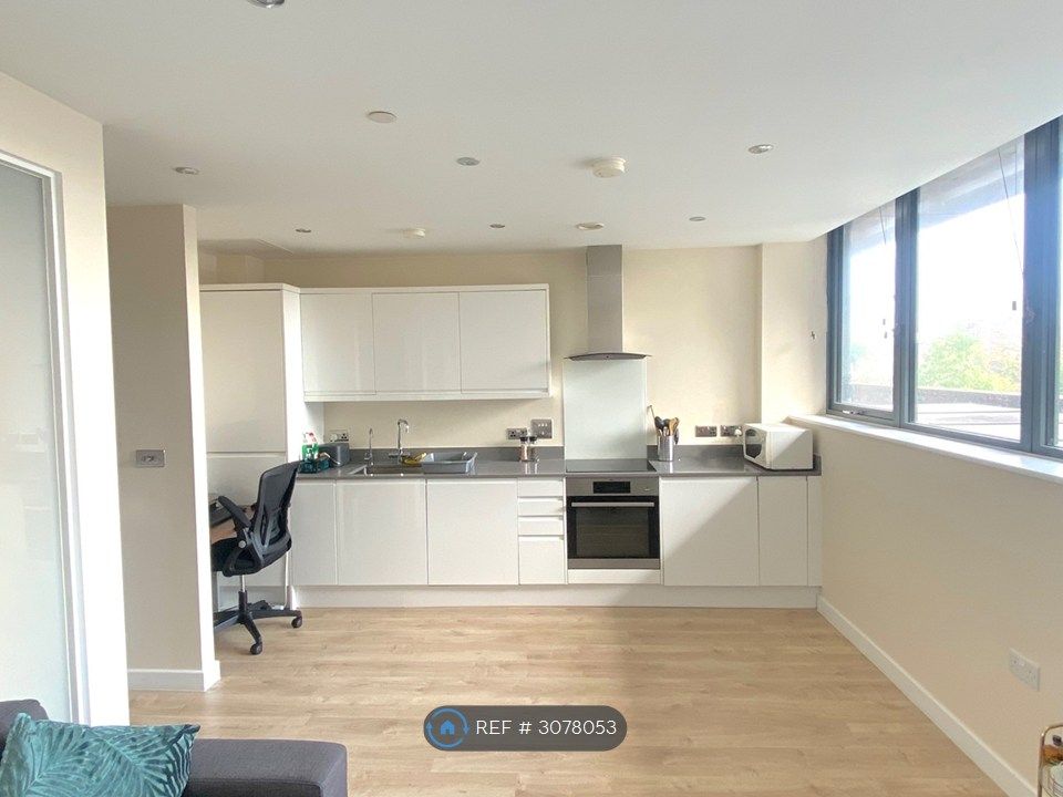 Property photo 3 of 13 Open-Plan Living/Dining Area
