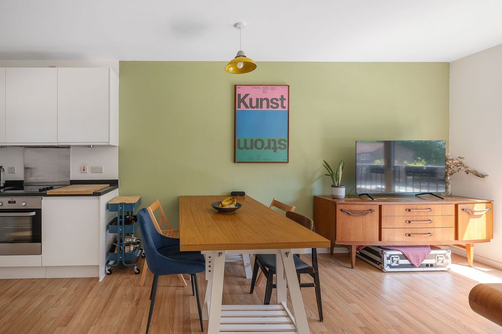 Property photo 1 of 18 Open Plan Living Room