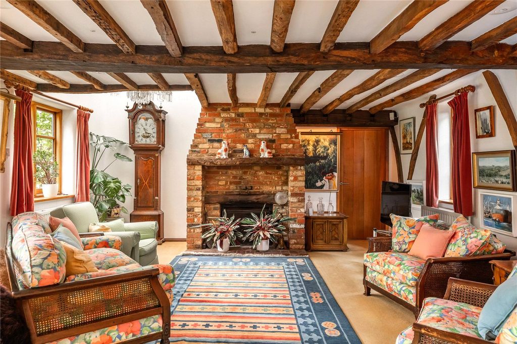 Property photo 3 of 27 Sitting Room