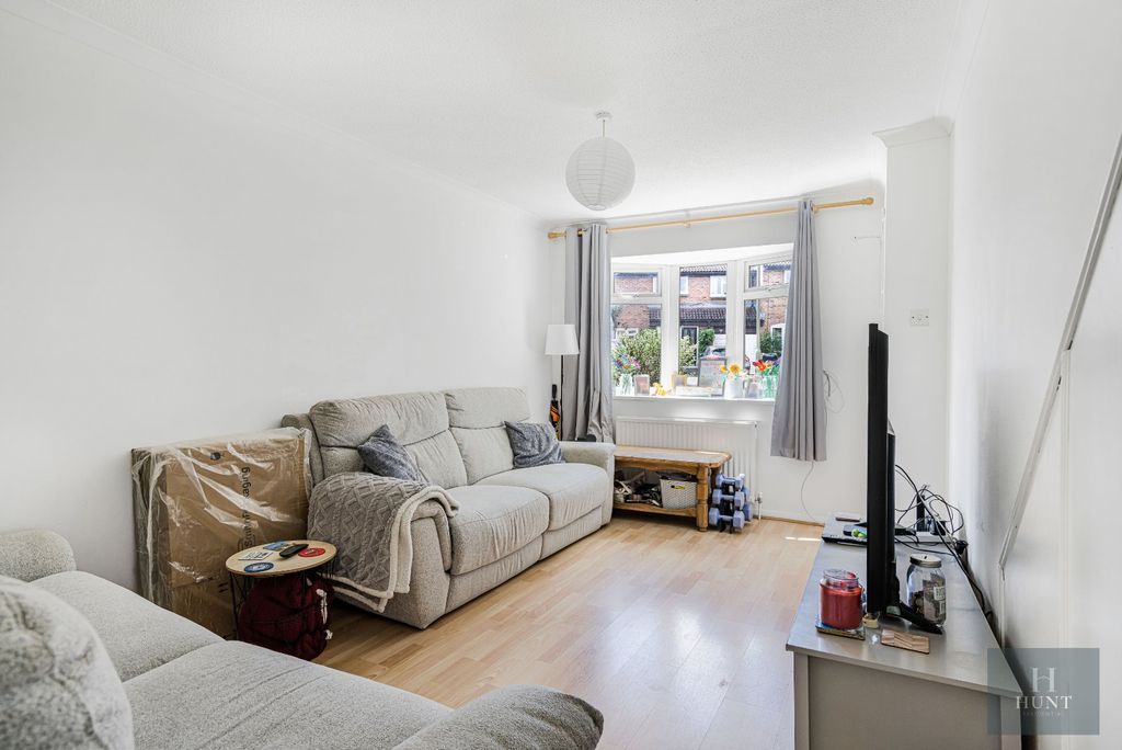 Property photo 3 of 11 Sitting Room