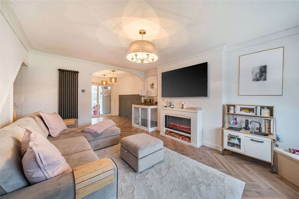 Property photo 2 of 15 Picture No. 17