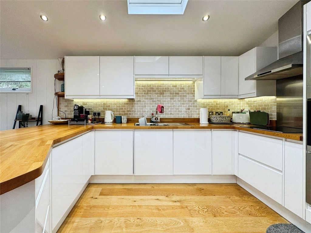 Property photo 3 of 31 Open Plan