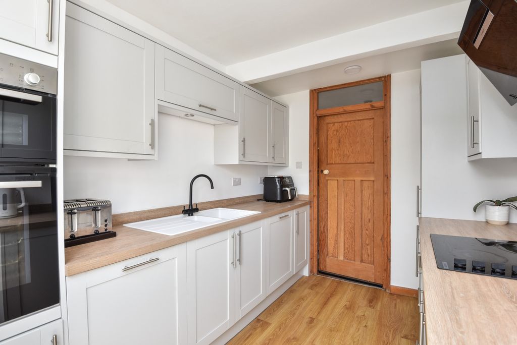 Property photo 3 of 18 3804969