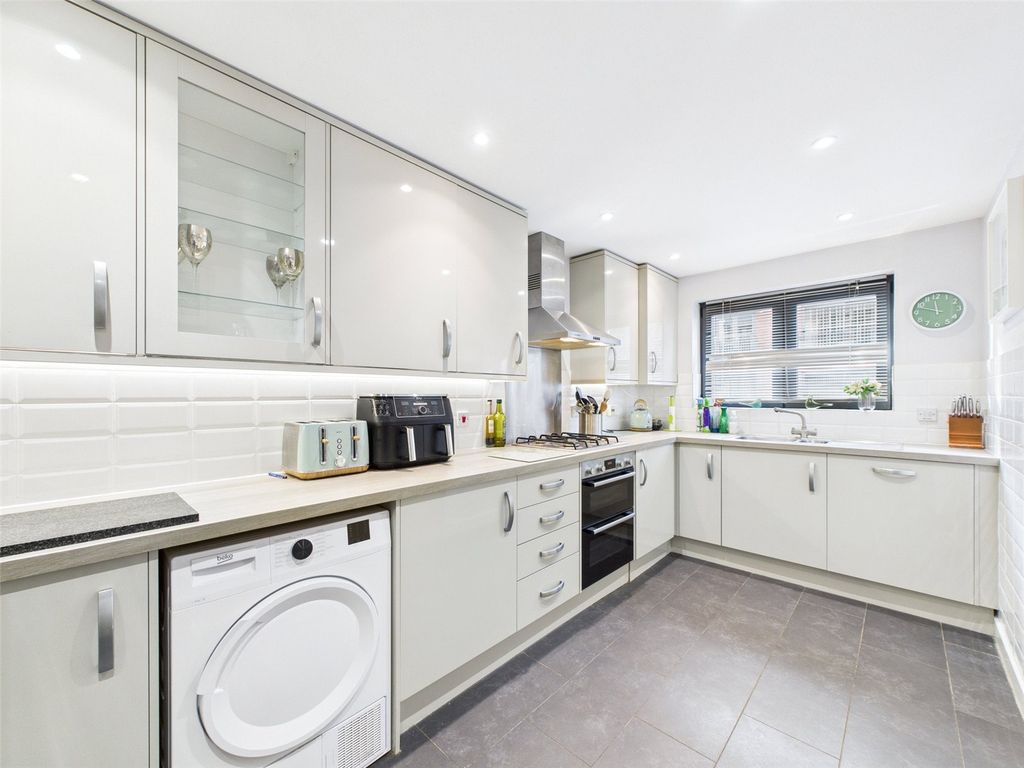 Property photo 3 of 24 Picture No. 15