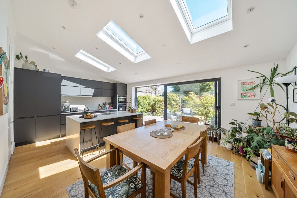 Property photo 3 of 19 1448476-14-69Ea27...