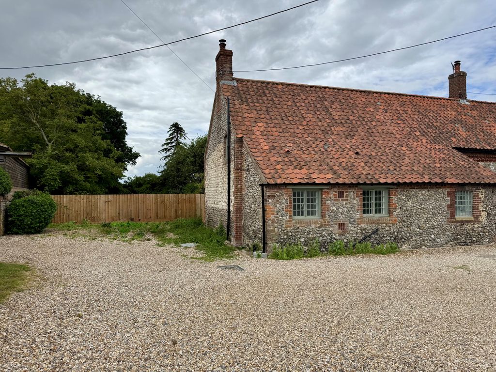 Property photo 1 of 10 Outside