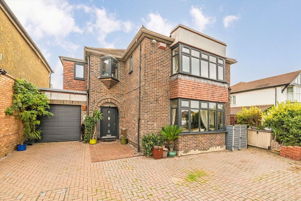Property photo 1 of 8