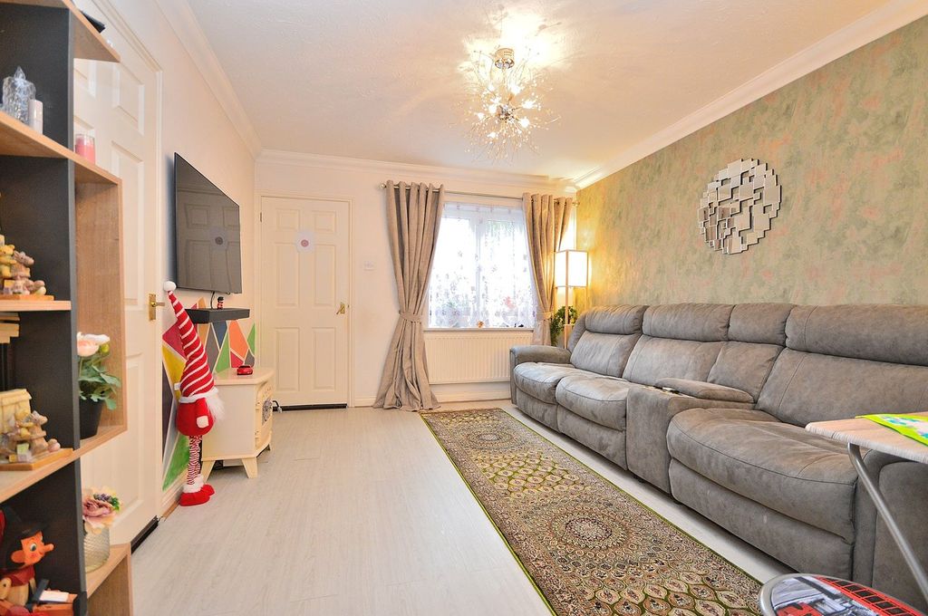 Property photo 2 of 18