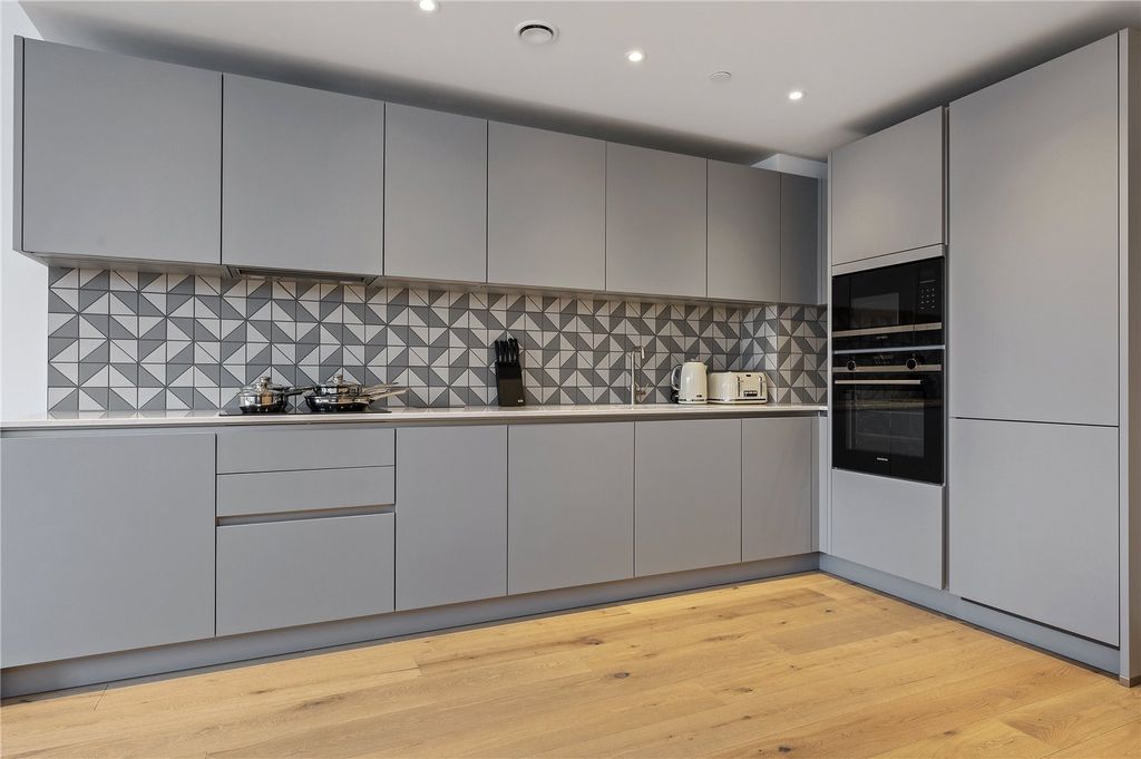 Property photo 2 of 16 Kitchen