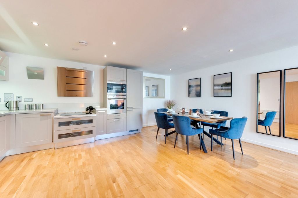 Property photo 1 of 14 Kitchen/Lounge
