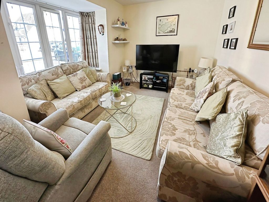 Property photo 3 of 13