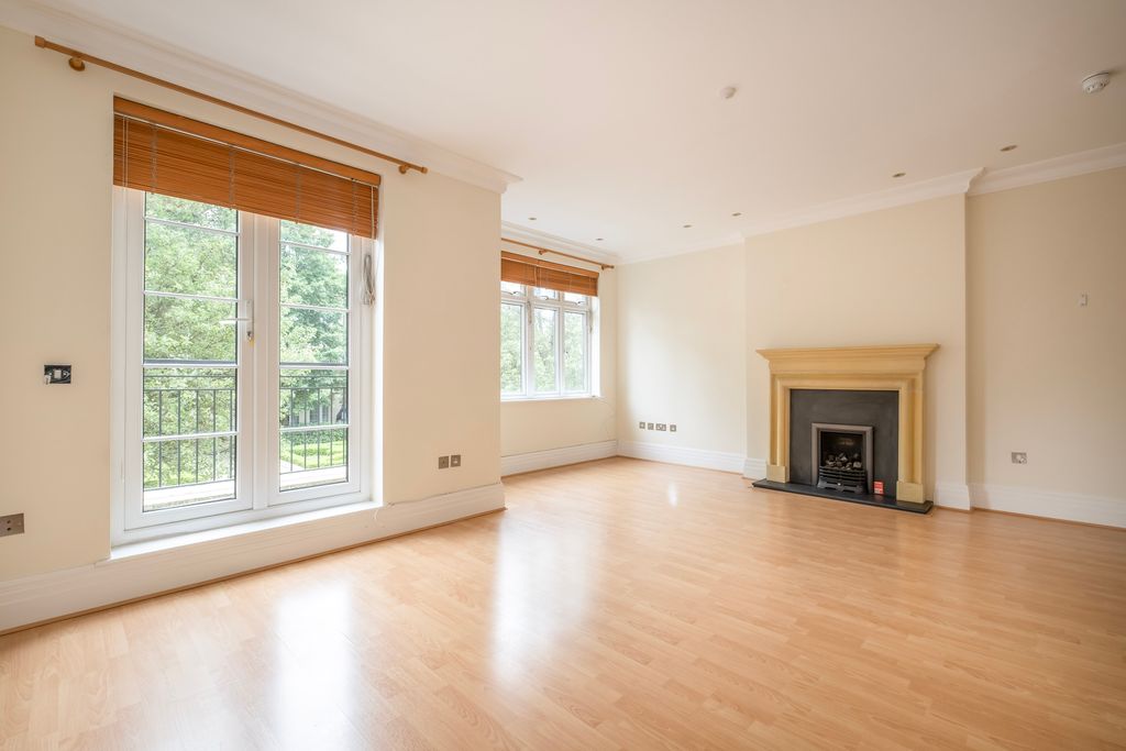 Property photo 3 of 28