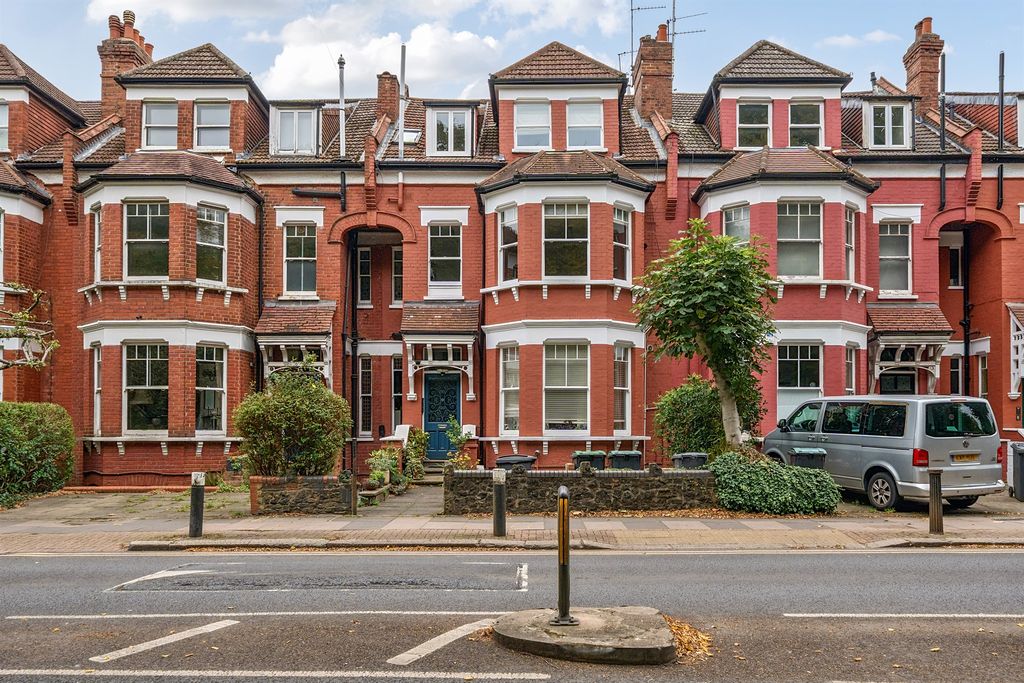 Property photo 1 of 12