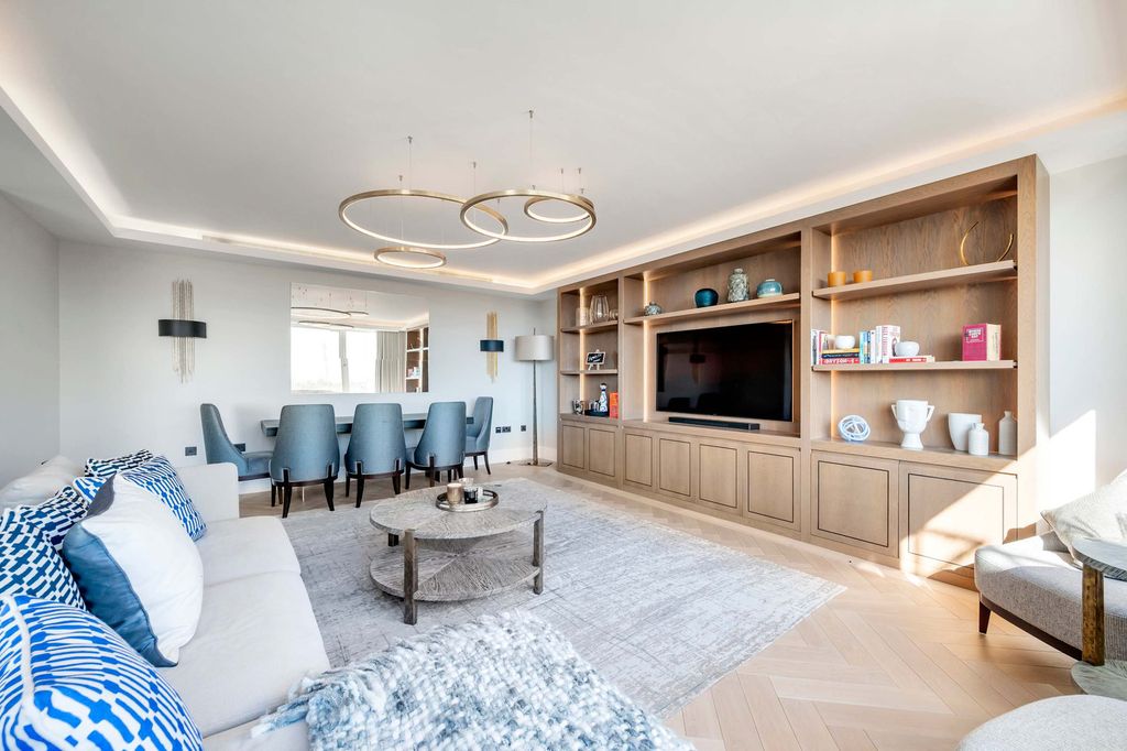 Property photo 1 of 70 Living Room