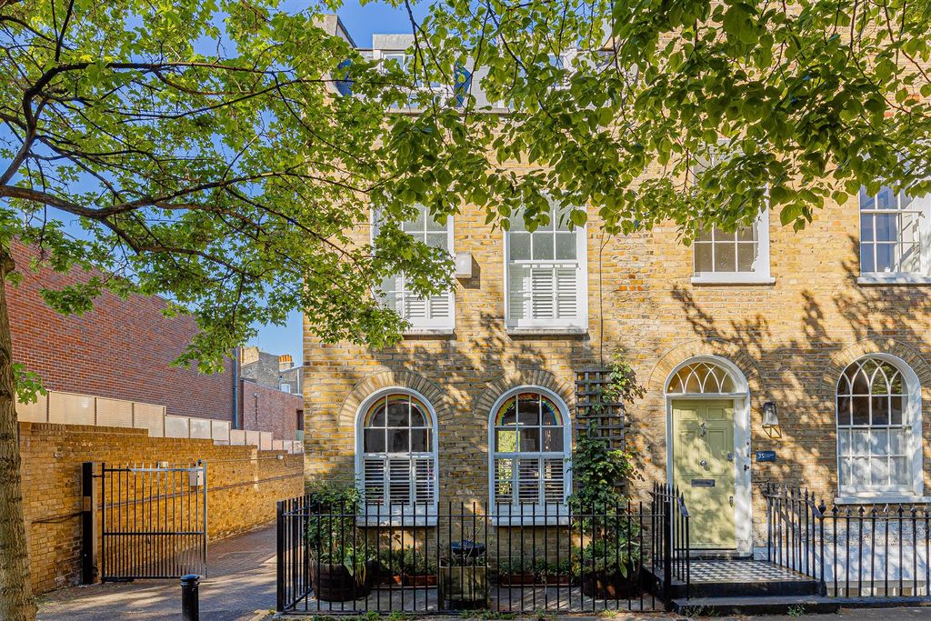 Property photo 1 of 34 1 Elystan Walk N1 (1).Jpg