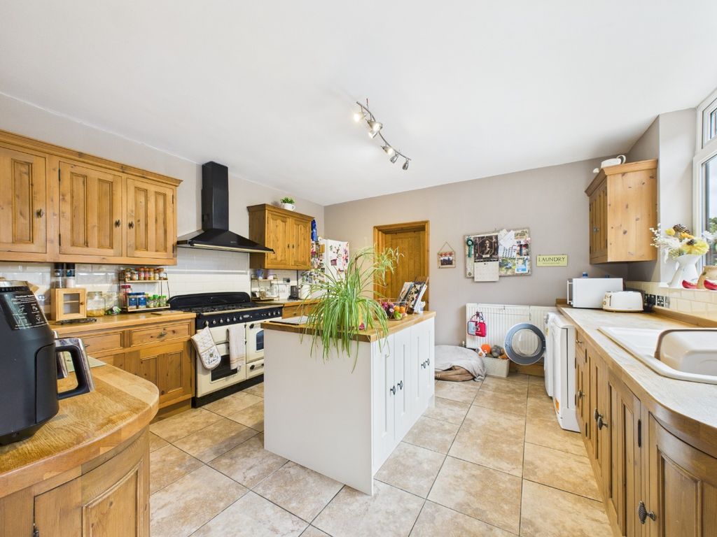 Property photo 2 of 27 5433863