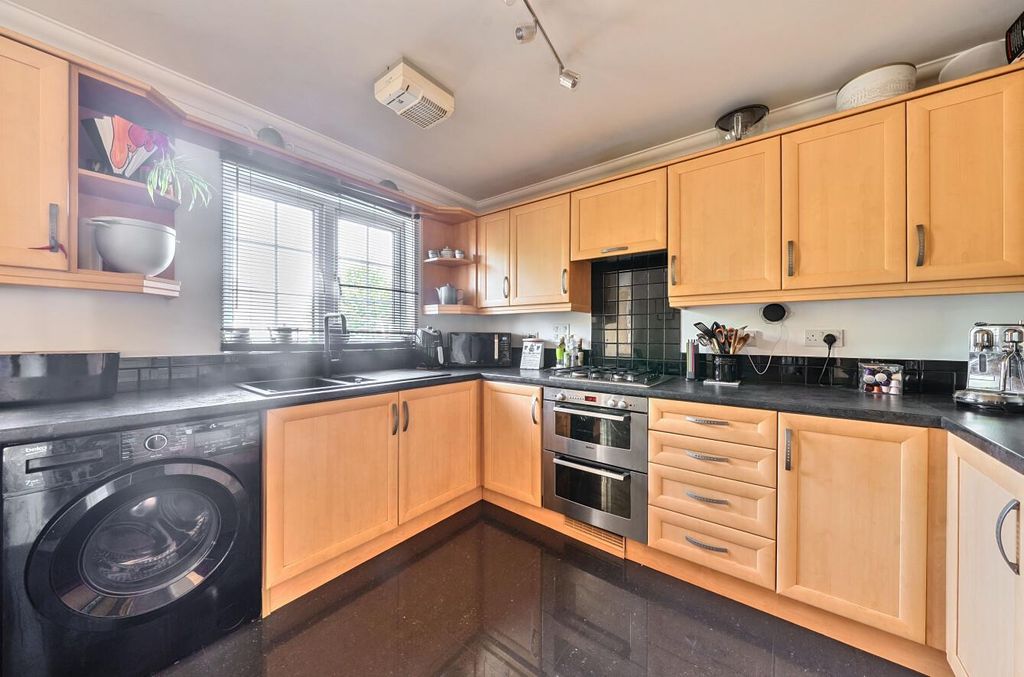 Property photo 3 of 19