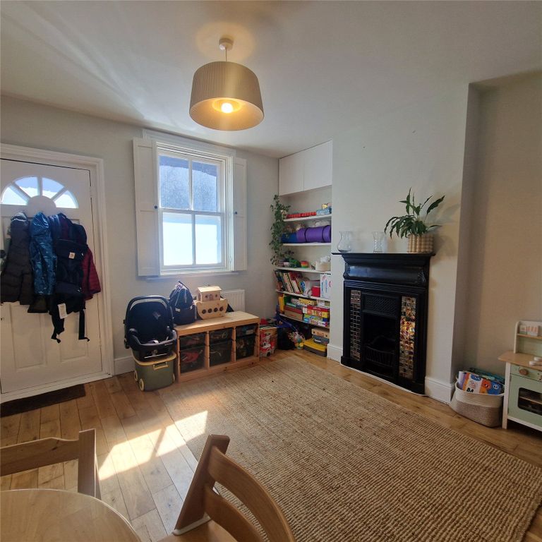 Property photo 3 of 15 Picture No. 02