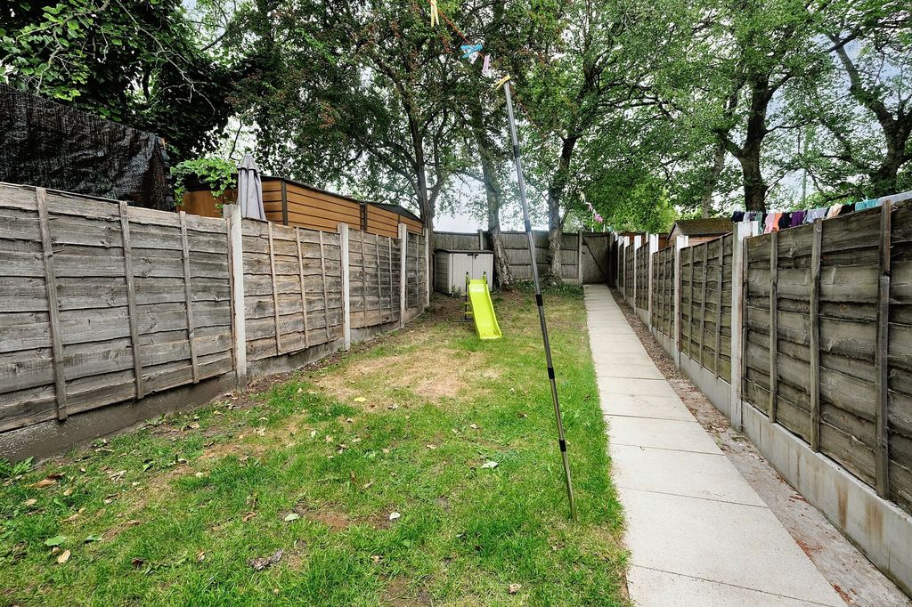 Property photo 2 of 16