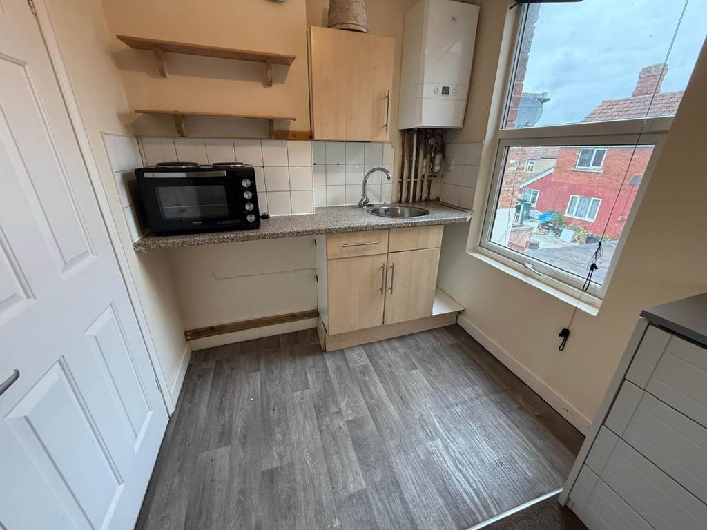 Property photo 2 of 5 Kitchen