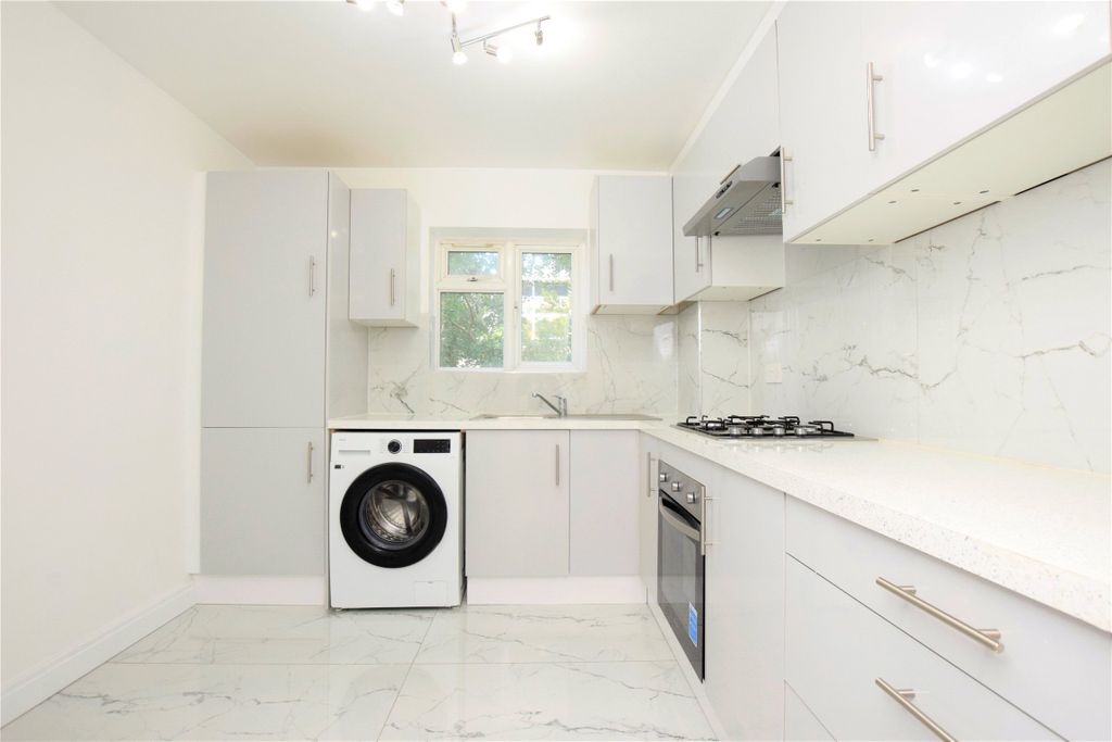 Property photo 2 of 8 Kitchen