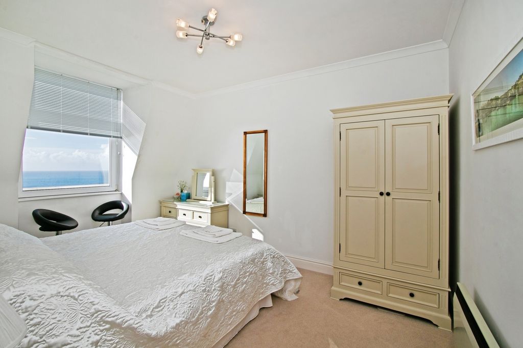 Property photo 3 of 17 Photo