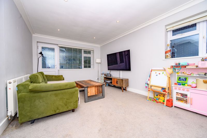 Property photo 1 of 15 Living Room